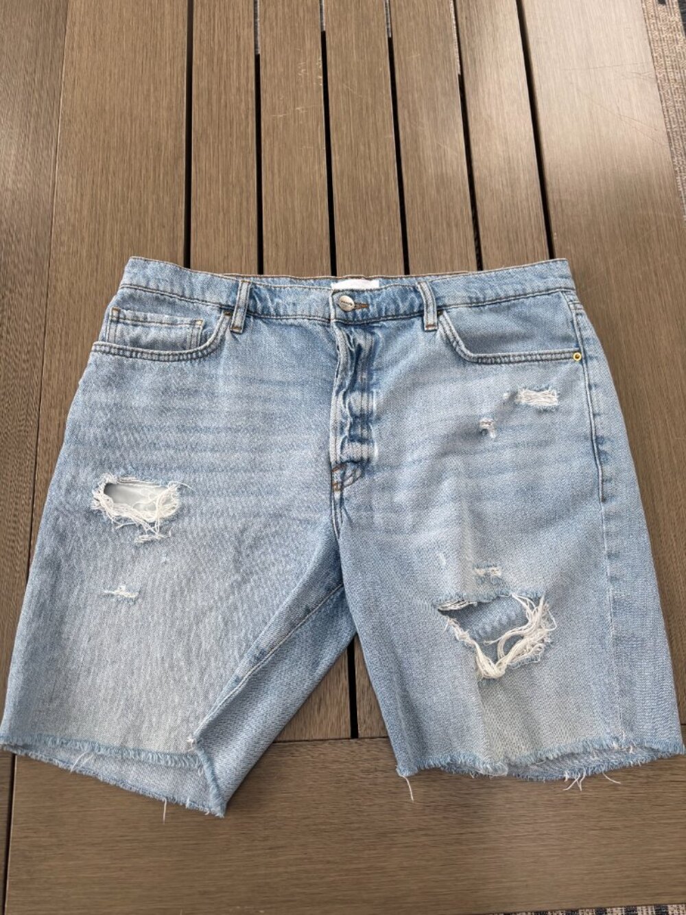 Frame Le Slouch Bermuda - Jean Shorts (Size 32) light blue & distressed